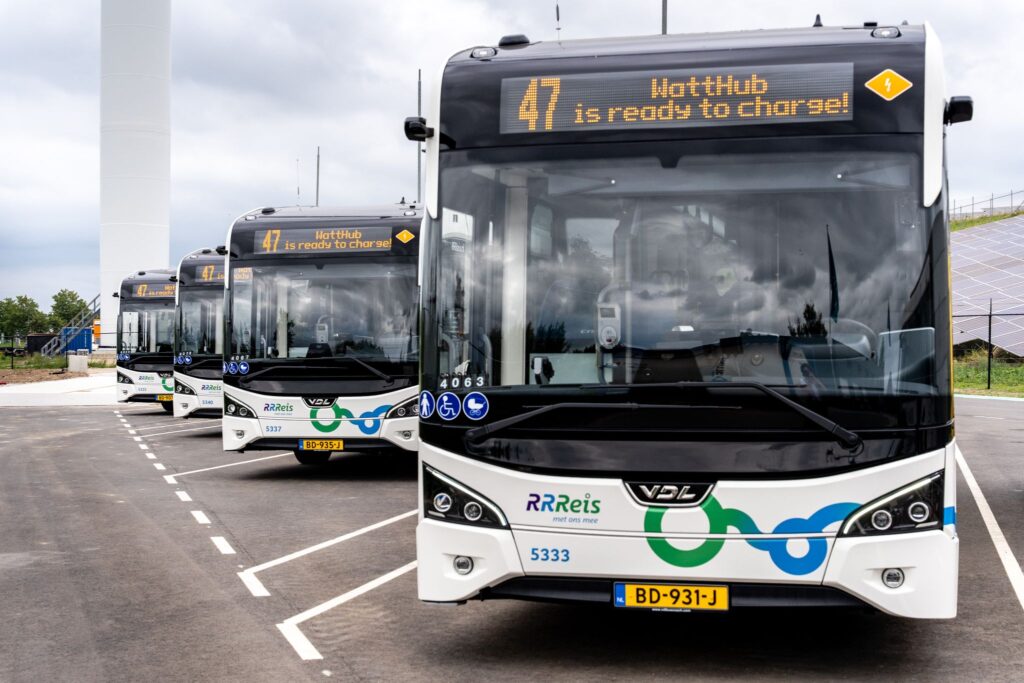 Whatthub-bussen-8juli2026